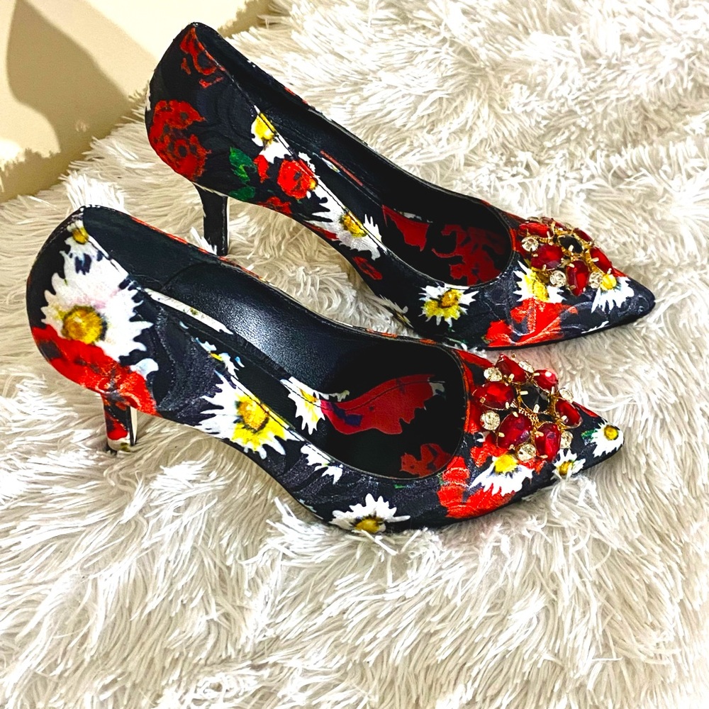 SOLD Dolce and Gabbana Floral Daisy Print Fabric Crystal Embellished Pumps
